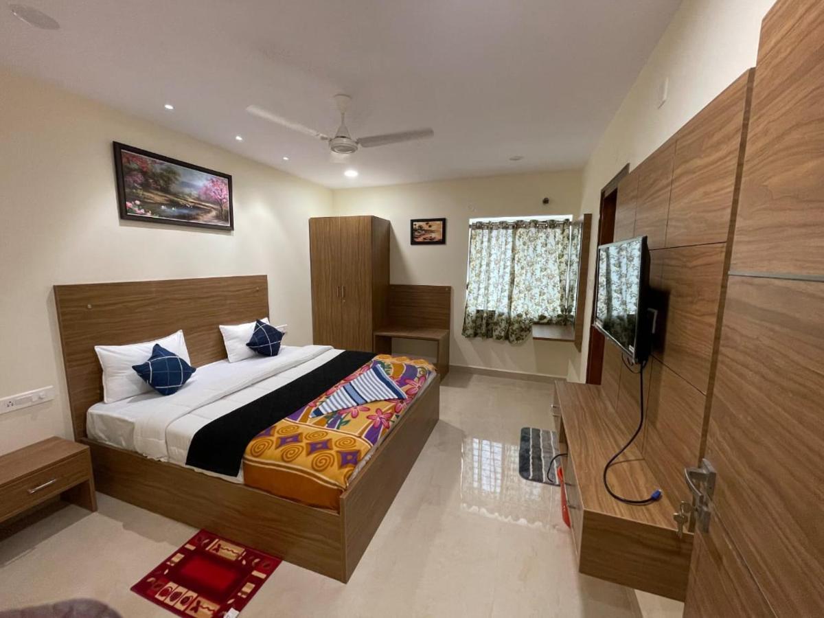 Srilakshmitulasiresidency Hotel Tirupati Esterno foto