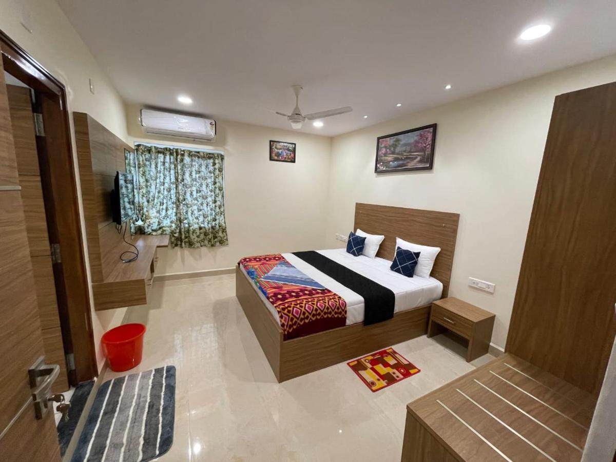 Srilakshmitulasiresidency Hotel Tirupati Esterno foto
